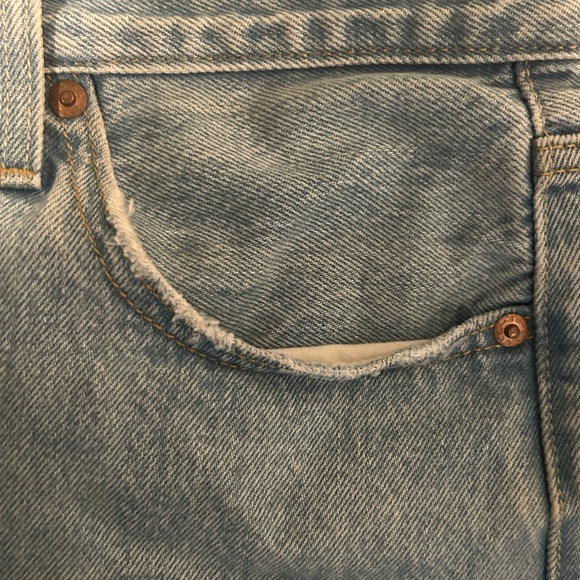 Levi’s 501 mid length shorts! - Picture 8 of 9